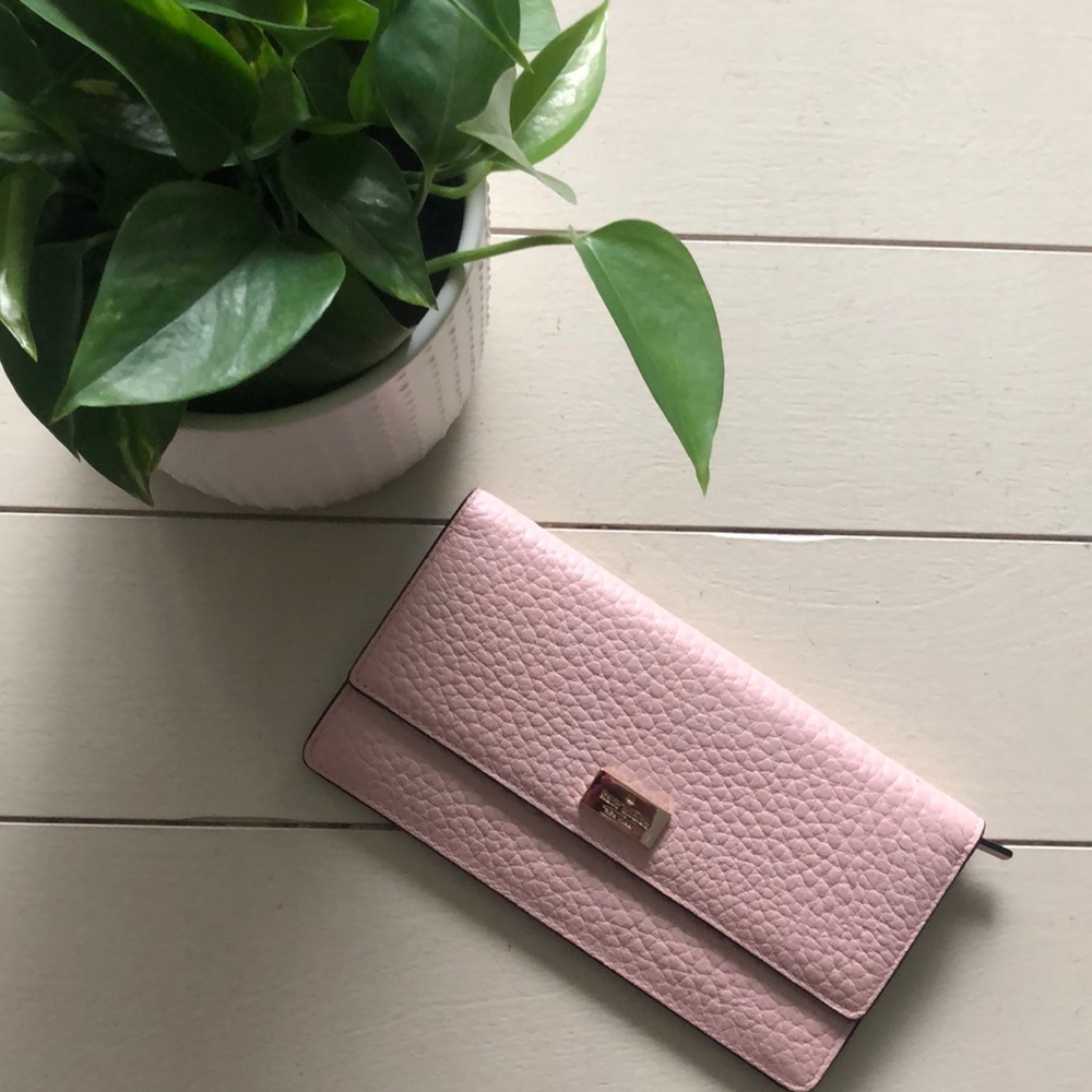 Light Pink Kate ♠️ Spade wallet. EUC.